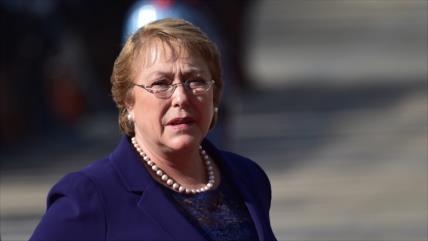 Bachelet finaliza 2015 con mínima aprobación popular