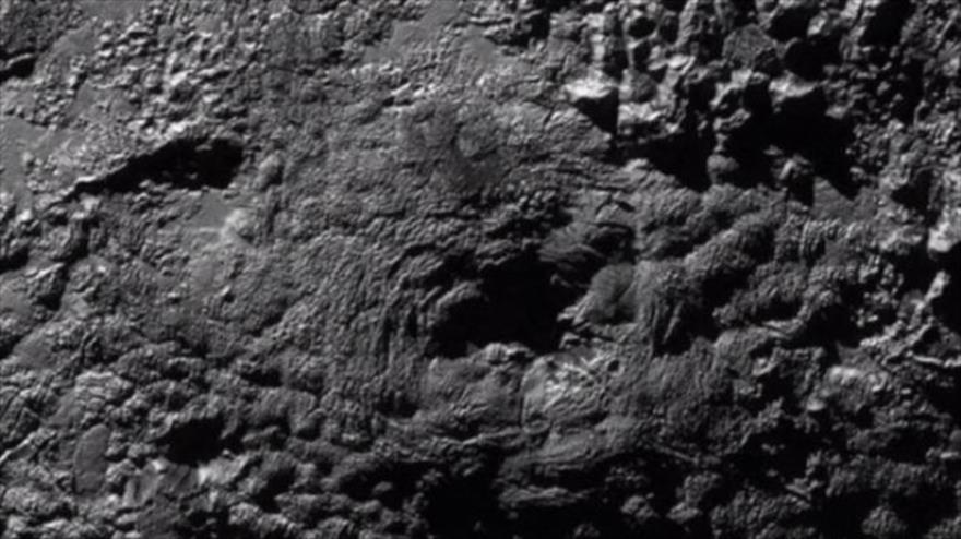 La NASA cree haber encontrado en la superficie de Plutón una montaña que puede considerarse un auténtico volcán congelado.