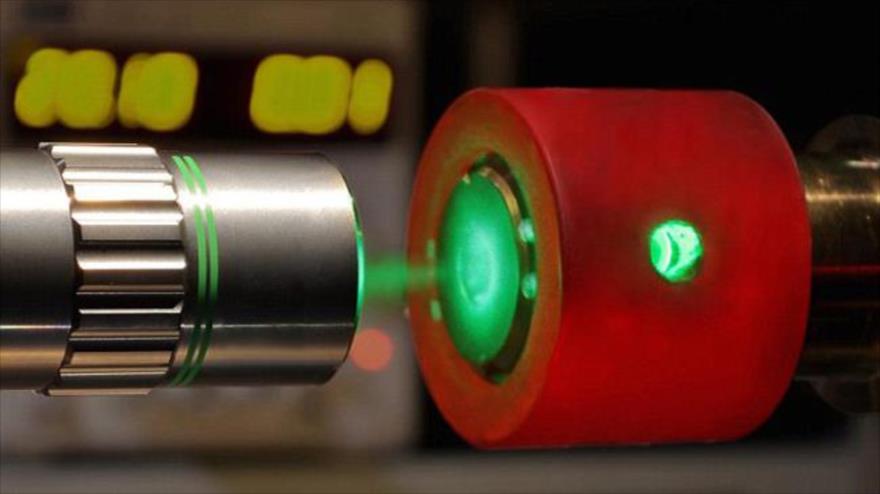 Científicos británicos logran llevar el hidrógeno a un nuevo estado nunca antes visto que se encuentra en el núcleo del Sol.