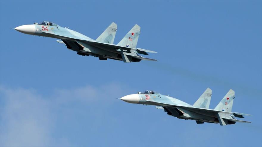 Cazas rusos Sujoi Su-27.