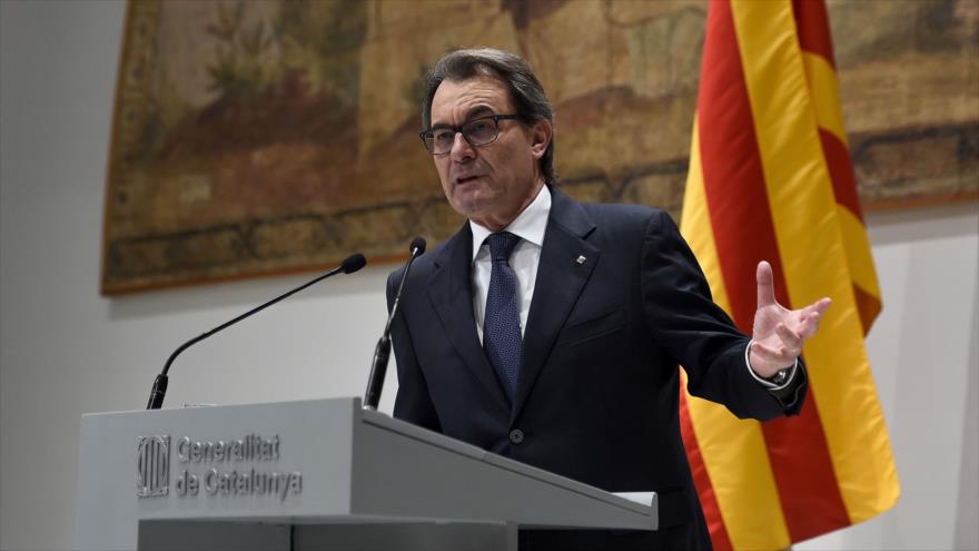 El presidente saliente de la Generalitat catalana, Artur Mas, durante una conferencia de prensa. 9 de enero de 2016