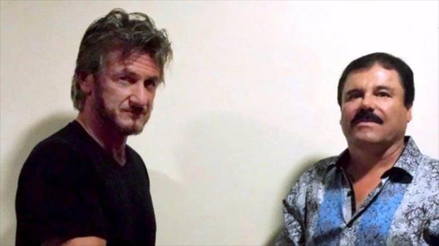 Actor estadounidense Sean Penn (izda.) y el capo narcotraficante Joaquín "El Chapo" Guzmán en su encuentro del pasado 2 de octubre en México.