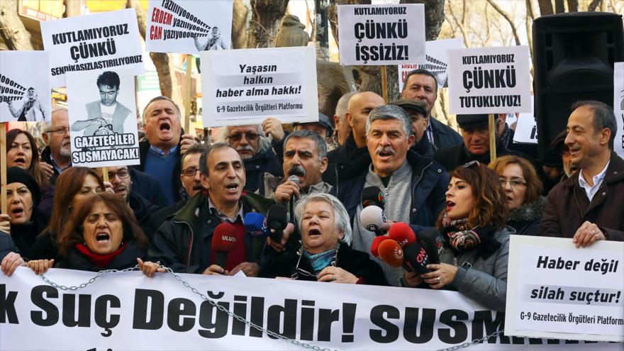Congregación de periodistas turcos en Ankara, capital de Turquía, 10 de enero de 2016.