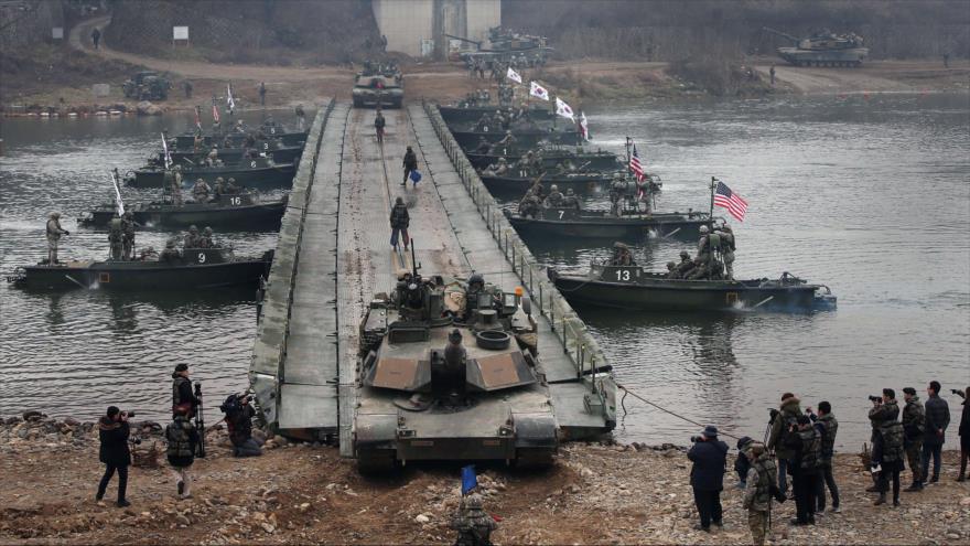 Las fuerzas estadounidenses y surcoreanas, durante un ejercicio militar conjunto en Yeoncheon, al sur de la frontera intercoreana.