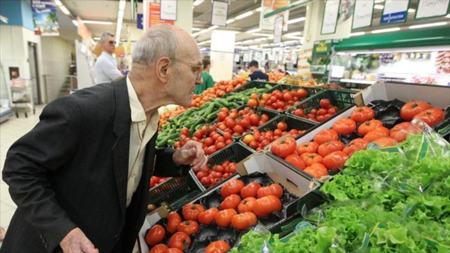 Irán inicia sus exportaciones a Rusia con un gran cargamento formado por 500 camiones de alimentos.