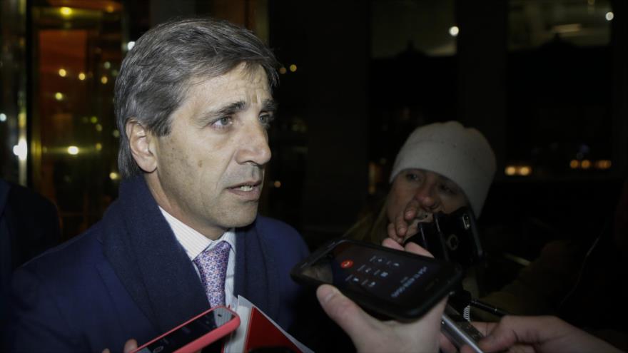 El secretario de Finanzas de Argentina, Luis Caputo, tras una reunión con el mediador judicial Daniel Pollack y los fondos especulativos NML Capital y Aurelius en Nueva York, EE.UU., 13 de enero de 2016. 