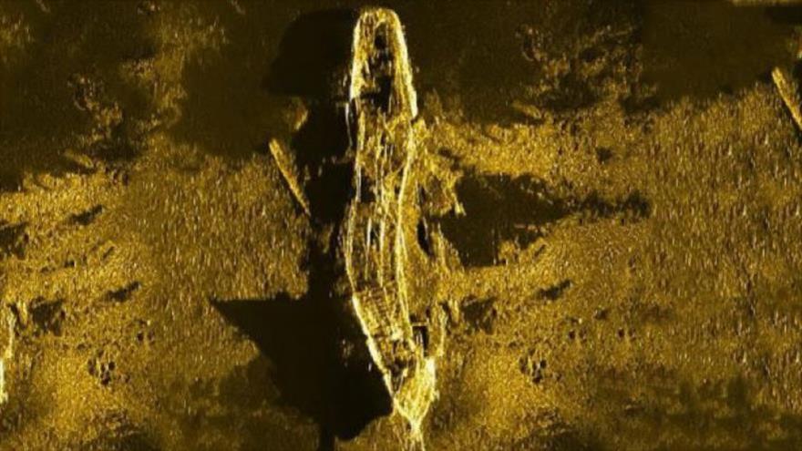 Restos de un barco naufragado de 200 años, encontrado en el fondo del oceánico Índico, durante labores de búsqueda del desaparecido avión malasio M370.