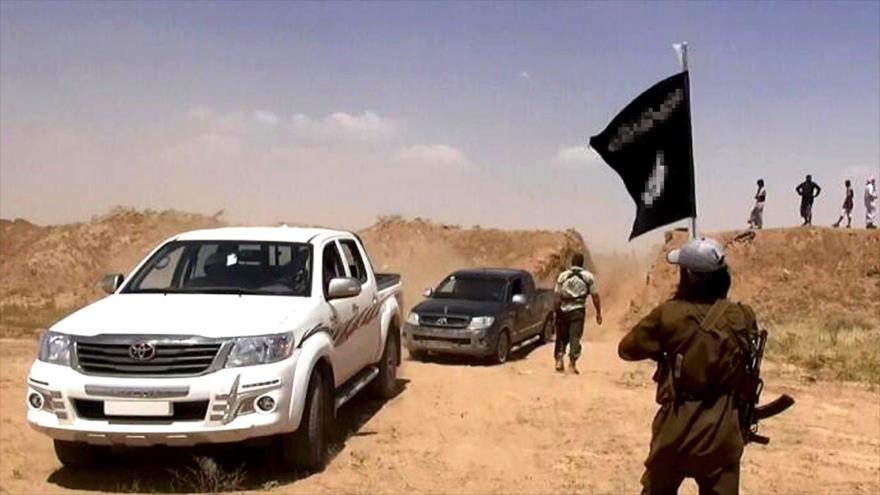 Combatientes del grupo takfirí EIIL (Daesh, en árabe) en la provincia de Al-Anbar, en el oeste de Irak.