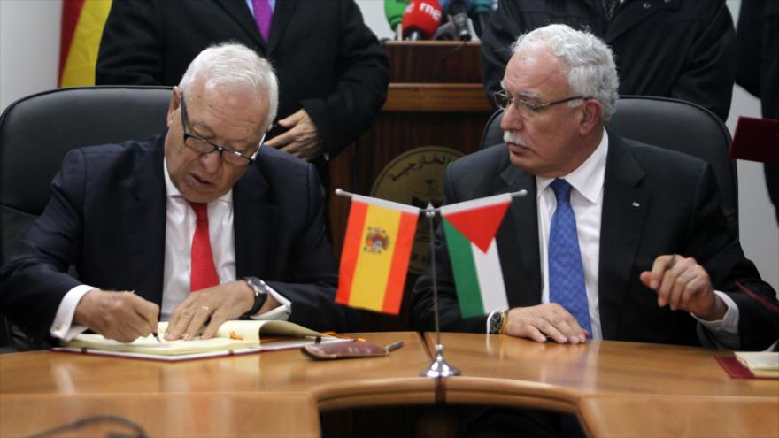 Una reunión de José Manuel García-Margallo (izda.), canciller de España, y su par palestino, Riad al-Maliki, 12 de enero de 2015.