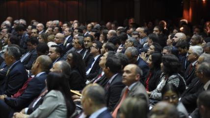 Asamblea Nacional de Venezuela cita a funcionarios para que expliquen la emergencia económica