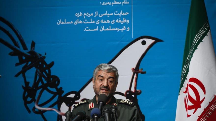 El comandante general del CGRI, el general de división Mohamad Ali Yafari, durante una intervención en la VIª Conferencia "Gaza, símbolo de Resistencia" celebrada en Teherán, capital persa, 20 de enero de 2016.