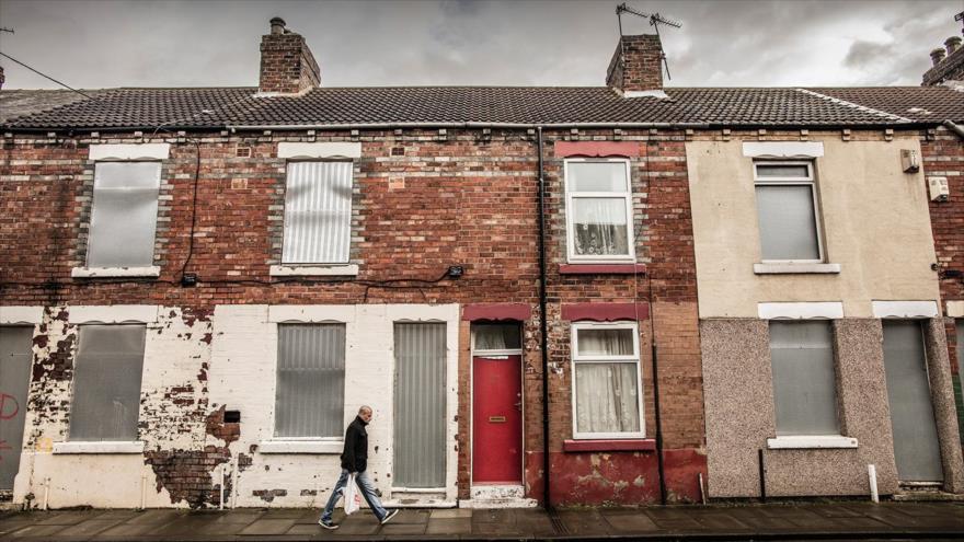 En la ciudad de Middlesbrough, noreste del Reino Unido, las viviendas de los solicitantes de asilo son pintadas de rojo para distinguirlas de las demás.