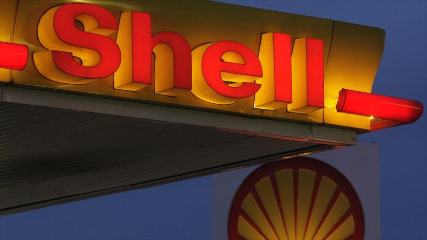 La empresa petrolera británico-holandesa Royal Dutch Shell.