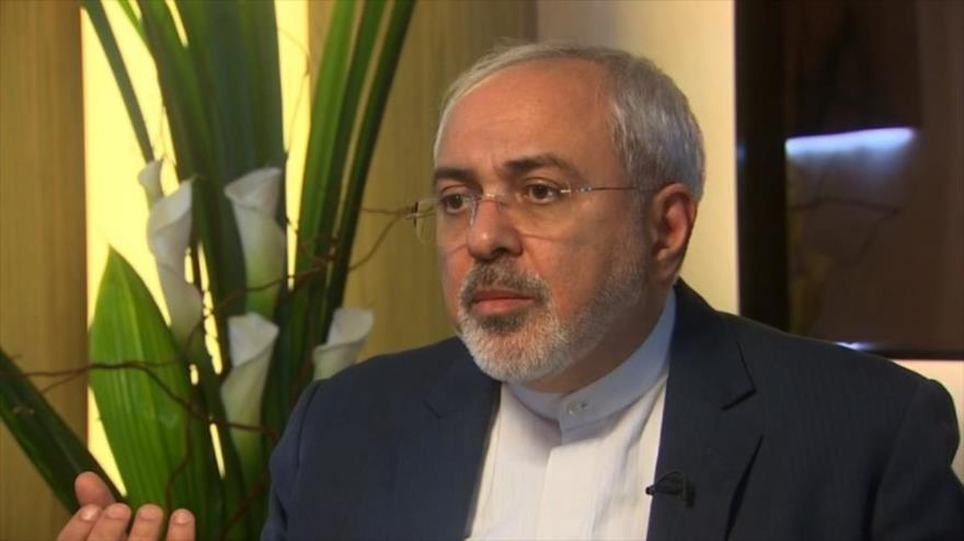 El ministro de Asuntos Exteriores de Irán, Mohamad Yavad Zarif, concede una entrevista a la cadena estadounidense CNN, 20 de enero de 2016.