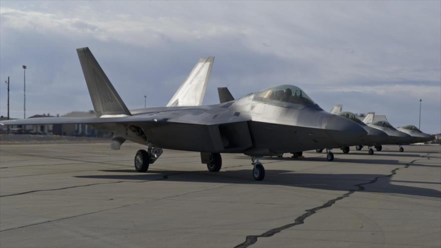 Aviones de guerra estadounidenses tipo F-22 Raptor de la Fuerza Aérea de EE.UU.