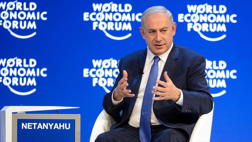 El primer ministro israelí, Benyamin Netanyahu, durante un debate en el Foro Económico Mundial de Davos (Suiza), 21 de enero de 2016.