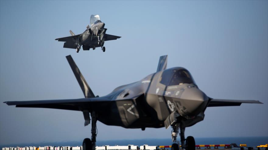 Cazas esdadounidenses F-35B modelo Lightning II Joint Strike sobre un portaavionenes de EEUU.