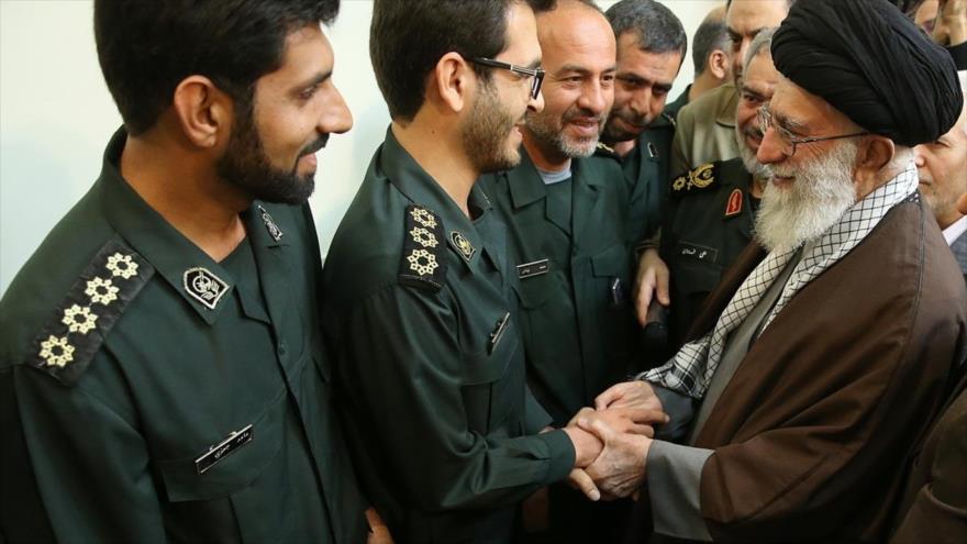 Líder iraní elogia “acción valiente” de guardias que detuvieron a marines de EEUU | HISPANTV