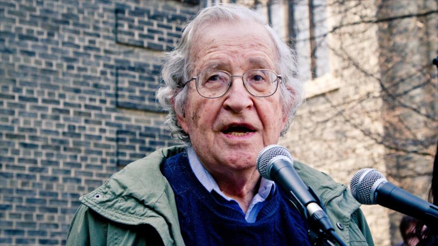 Noam Chomsky, lingüista y comentarista político estadounidense.