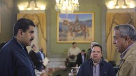 Maduro ordena al ministro de Petróleo viajar a países productores de petróleo