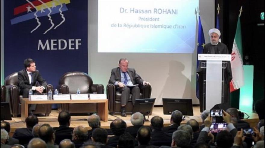 Hasan Rohani, presidente de Irán, en una reunión mantenida con la agrupación francesa de empresarios Medef en París. 28 de enero de 2016