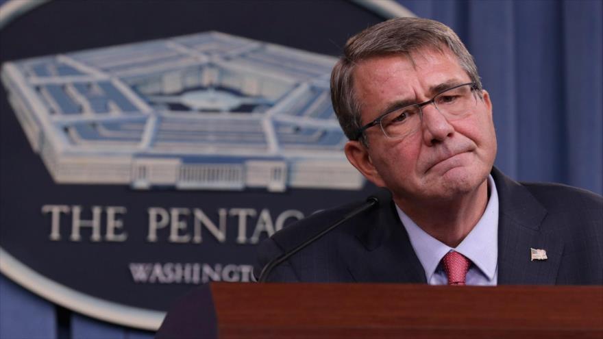 El secretario de Defensa estadounidense, Ashton Carter, durante una conferencia de prensa en el Pentágono, 28 de enero de 2016.