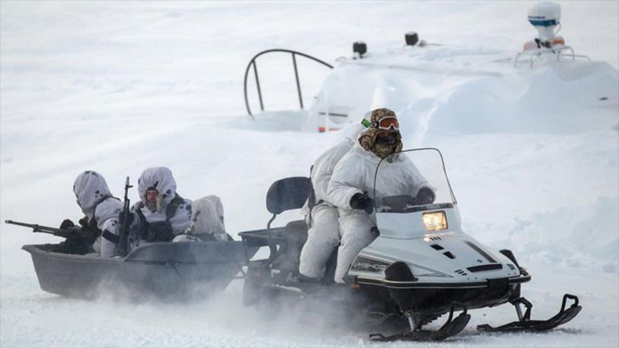 Tropas rusas en el Ártico.