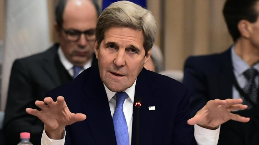 El secretario de Estado estadounidense, John Kerry, habla durante la reunión de la llamada coalición anti-EIIL en Roma, capital italiana, 2 de febrero de 2016.
