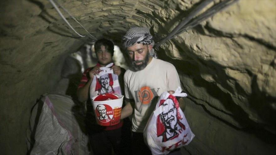 Palestinos utilizan los túneles subterráneos en Gaza para suministrar sus necesidades.