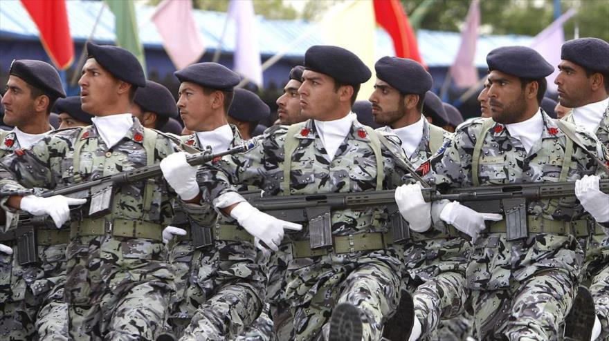 Efectivos del Ejército iraní durante un desfile militar.