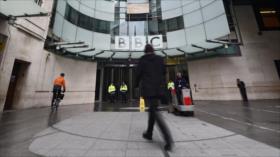Rusia acusa a BBC de producir programas de calidad bastante pobre