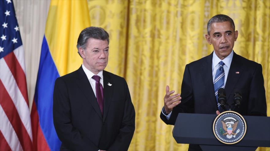 Presidente de EE.UU., Barack Obama (dcha.), y su homólogo colombiano, Juan Manuel Santos, en la ceremonia del 15º aniversario del Plan Colombia, llevada a cabo en la Casa Blanca, 4 de febrero de 2016.