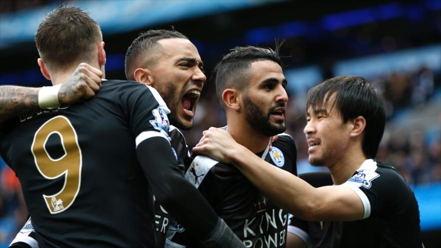 Jugadores de Leicester celebran su triunfo ante el Manchester City, 6 de febrero de 2016. 
