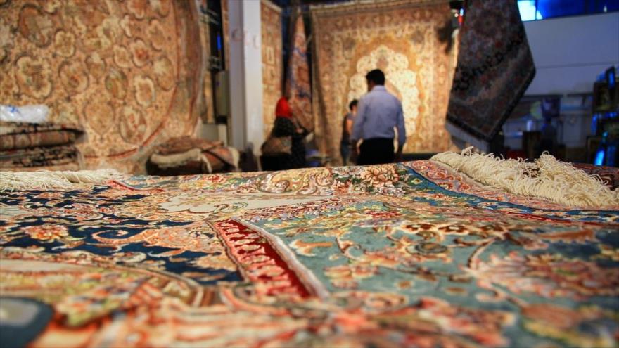 Irán envía a EE.UU. su primer cargamento de alfombras tejidas a mano tras levantamiento de sanciones. 