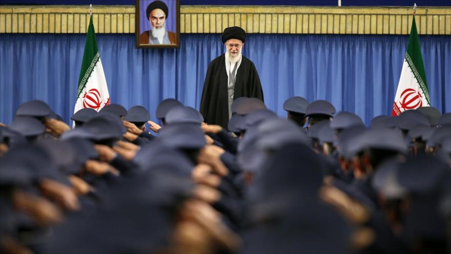 Líder iraní: Complots enemigos contra Irán han fracasado