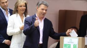 Santos anuncia plebiscito de acuerdo de paz, pero FARC lo rechaza