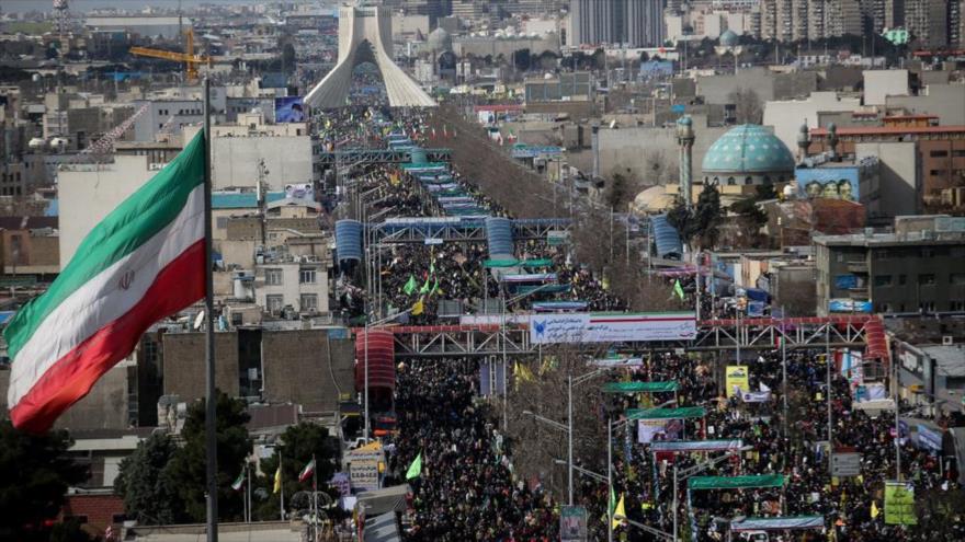 Millones de iraníes salen a las calles para conmemorar el 37º aniversario de la Revolución Islámica, 11 de febrero de 2016.