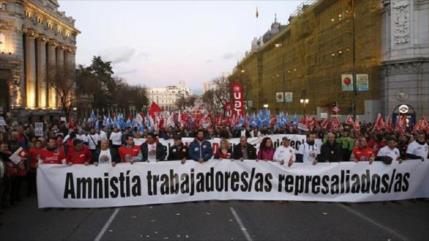 Miles de españoles marchan en defensa del derecho de huelga
