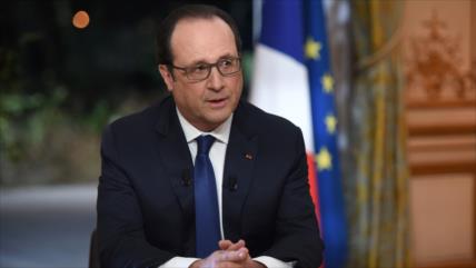 Hollande vuelve a insistir en la salida de Al-Asad del poder