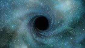 Hallan uno de los mayores agujeros negros de la historia