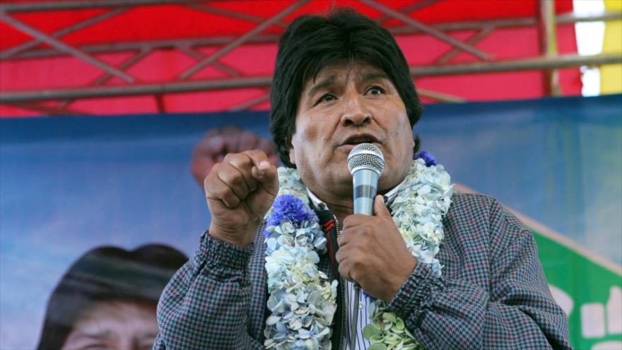 Evo Morales, presidente de Bolivia, durante un acto preparado por el Sindicato de Transporte Pedro Domingo Murillo, en la zona Ciudad Satélite de El Alto (oeste). 13 de febrero de 2016