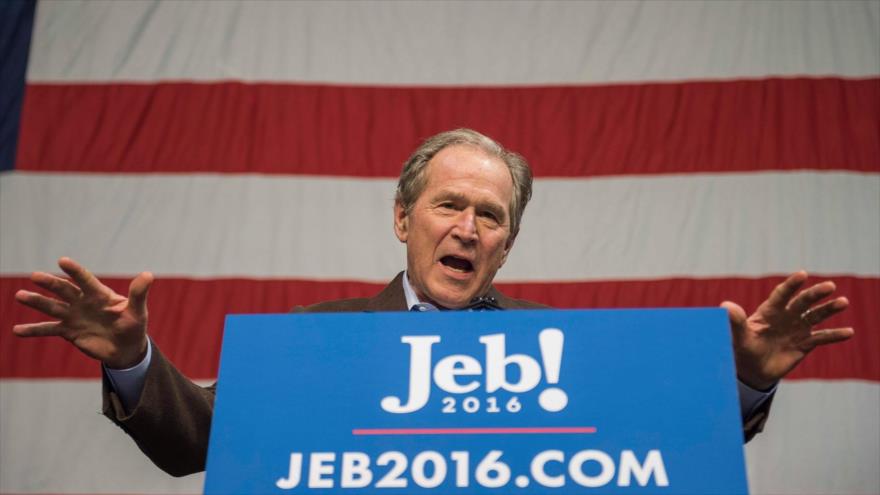 El expresidente de EE.UU. George W. Bush ofrece un discurso a favor de la candidatura presidencial de su hermano, Jeb Bush, en un mitin en North Charleston (Carolina del Sur), 15 de febrero de 2016.