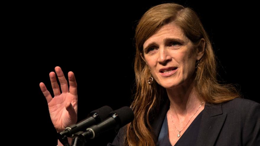 La representante permanente de Estados Unidos ante la ONU, Samantha Power, ofrece un discurso en una universidad estadounidense en el norte de los territorios ocupados de Palestina, 15 de febrero de 2016.