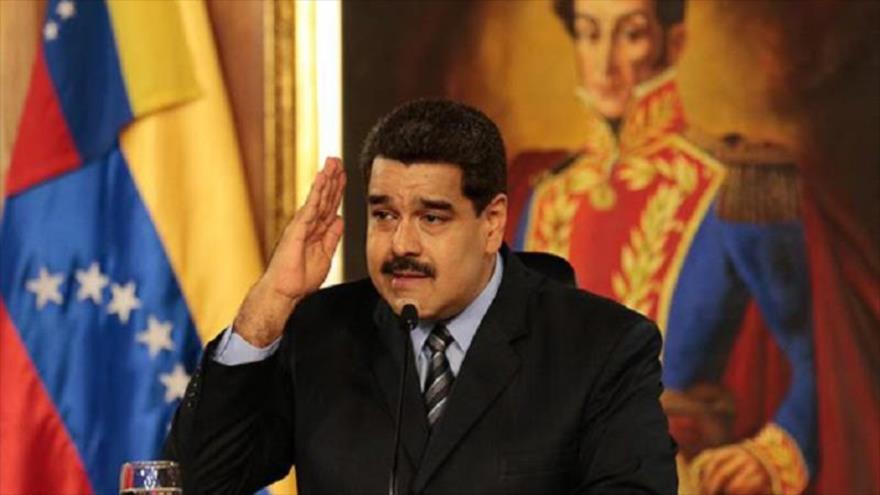 El presidente de Venezuela, Nicolás Maduro, en el Palacio de Miraflores, en la capital venezolana, Caracas, anuncia el plan de seis puntos para impulsar la economía del país. 17 de febrero de 2016