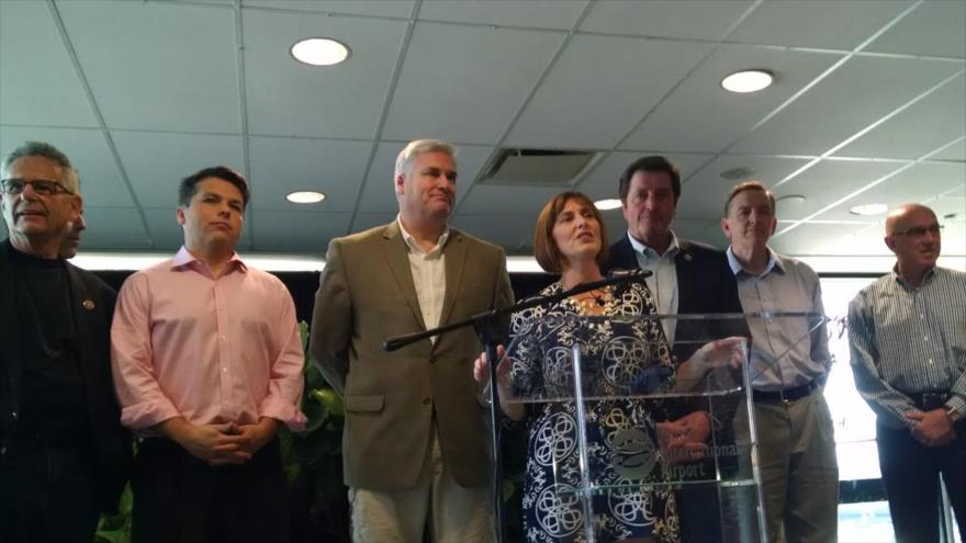 Tom Emmer (tercero por la izqda.) y Kathy Castor (cuarta por la dcha.) lideraron una delegación de siete legisladores estadounidenses que visitó Cuba el fin de semana pasado.