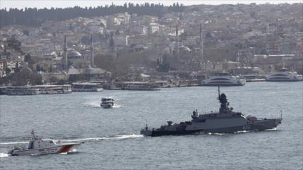 Rusia envía su corbeta portamisiles a segundo puerto más grande de Siria