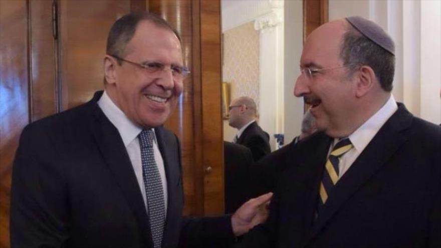 El ministro de Exteriores ruso, Serguéi Lavrov, junto a su homólogo israelí, Dore Gold. Moscú, capital de Rusia. 17 de febrero de 2016