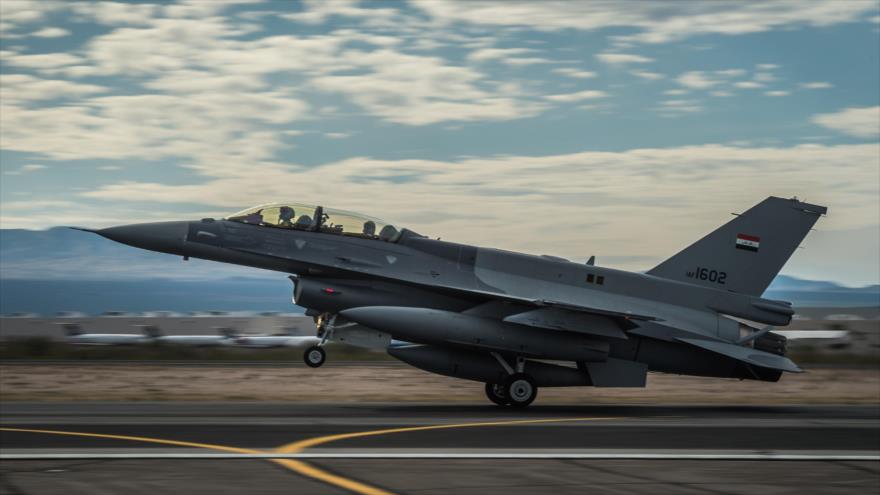 Un cazabombardero F-16D Fighting Falcon de la Aviación iraquí.