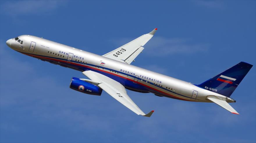 Un avión de reconocimiento ruso Tu-214ON equipado con sistemas de vigilancia.
