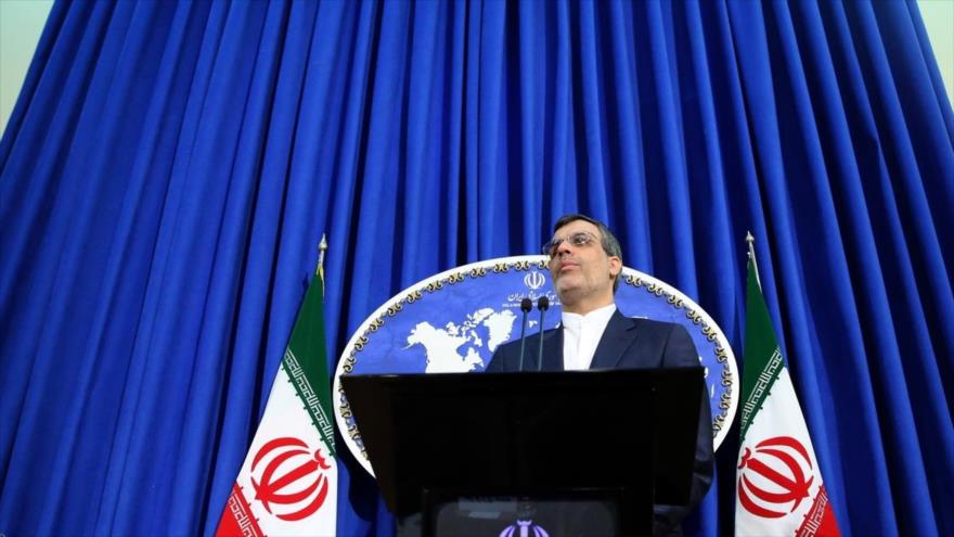 El portavoz del Ministerio de Exteriores de Irán, Husein Yaber Ansari, durante una rueda de prensa, 22 de febrero de 2016.